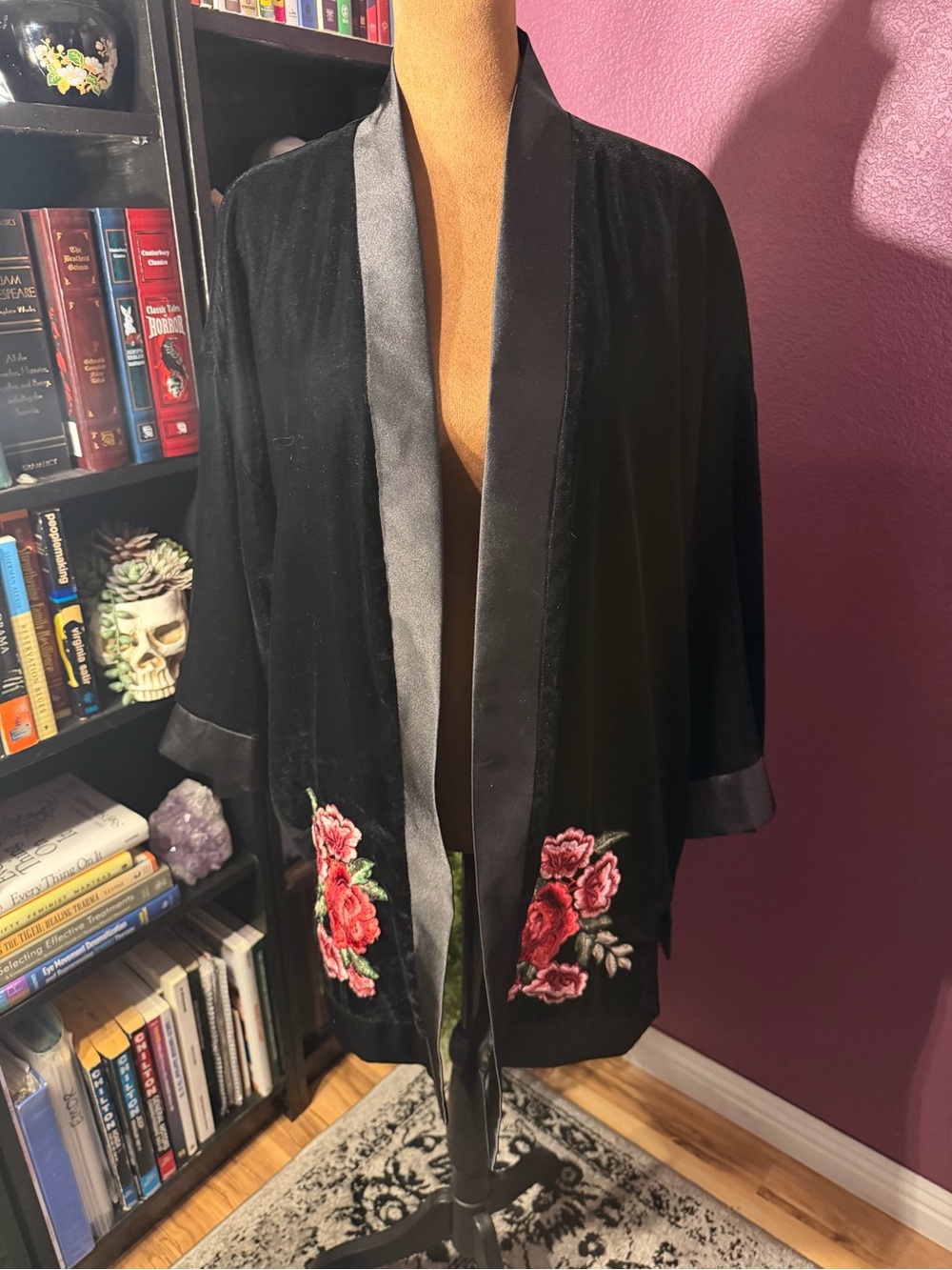 Max Studio goth vintage inspired Velvet Floral Embroidered Kimono